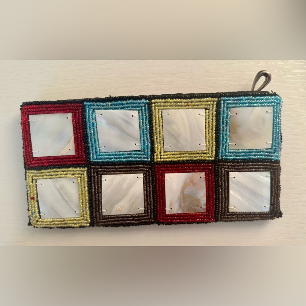 Mad Bags Mother of Pearl Hand Crafted Natural Clutch Bag. 🌹